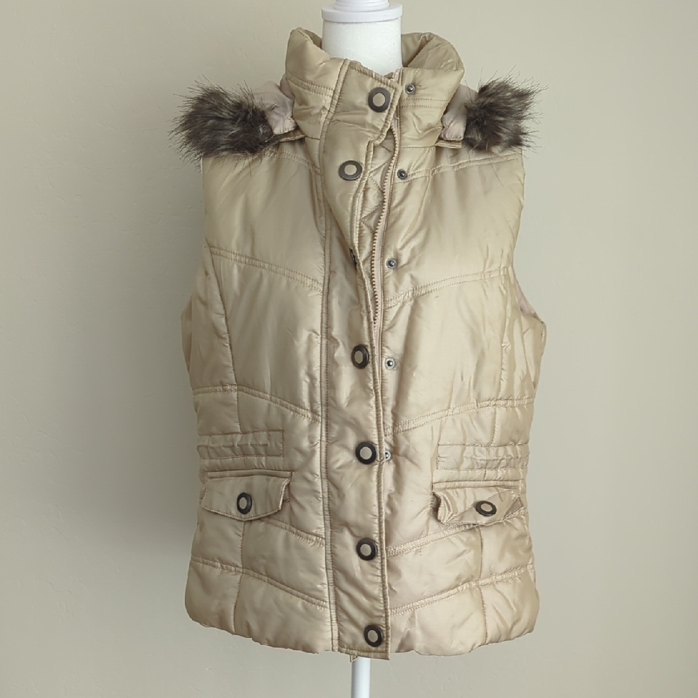 Women's Beige Quilted Vest with Faux Fur Trim, M